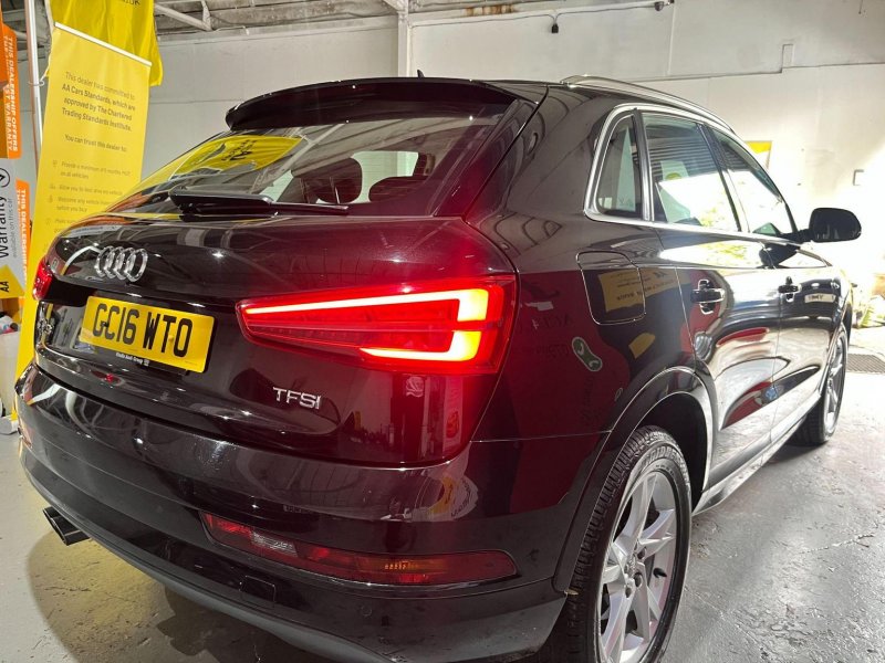 AUDI Q3