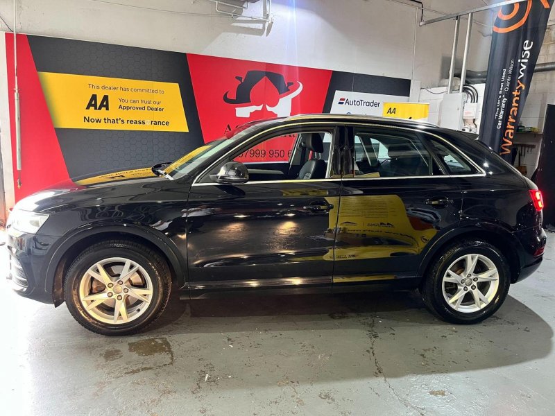 AUDI Q3