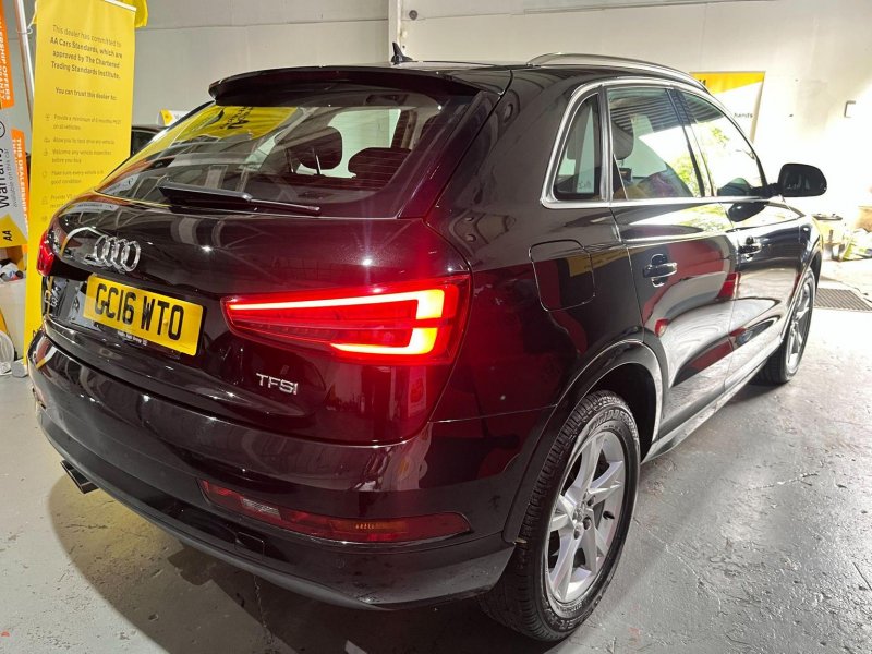 AUDI Q3