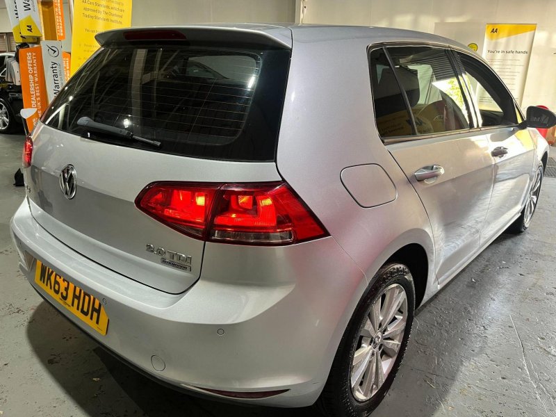 VOLKSWAGEN GOLF