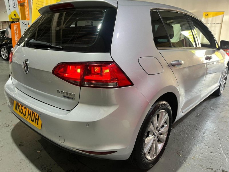 VOLKSWAGEN GOLF