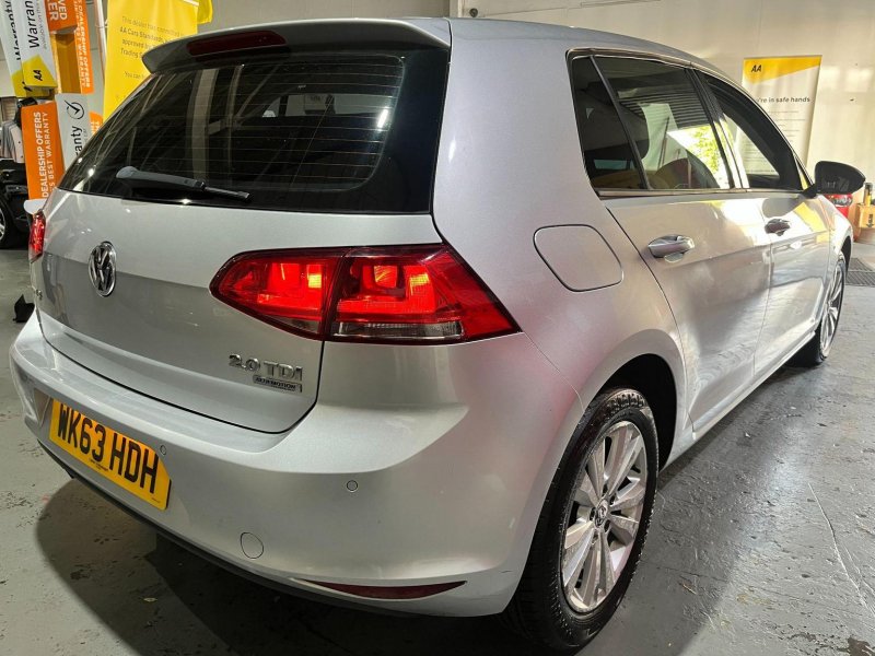 VOLKSWAGEN GOLF