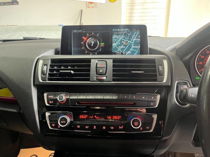 BMW 1 SERIES