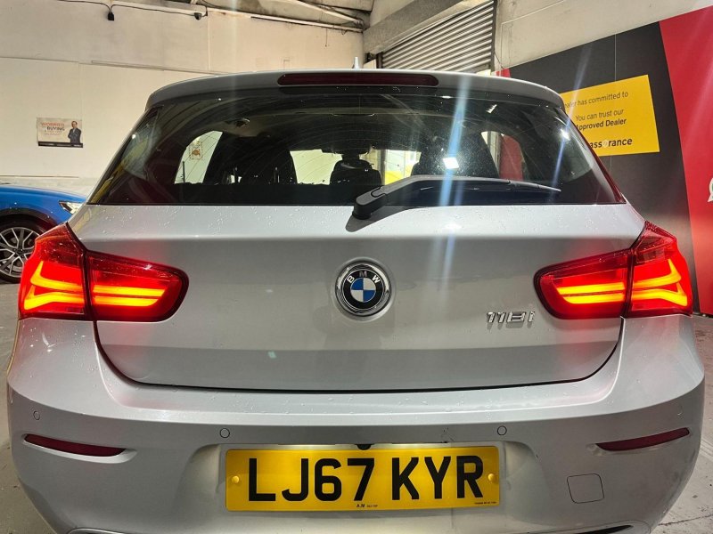 BMW 1 SERIES