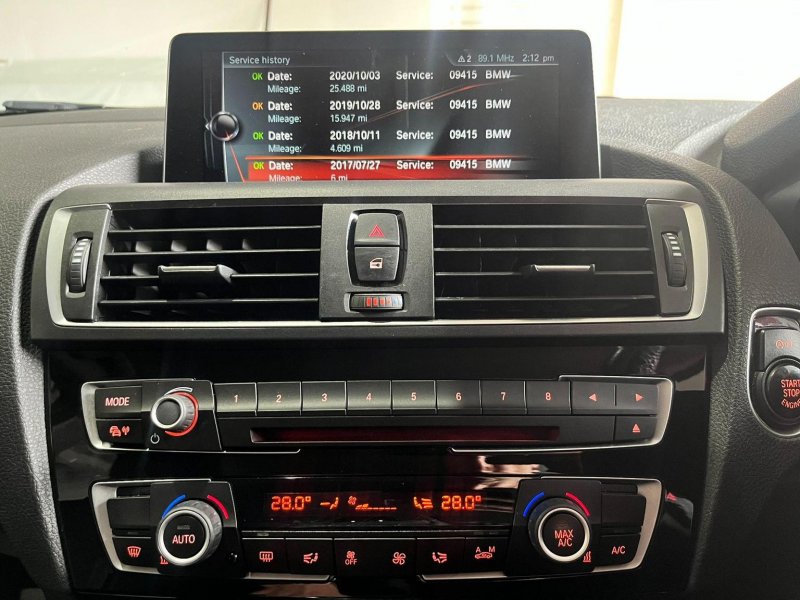 BMW 1 SERIES