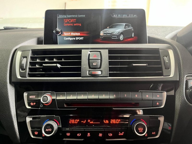BMW 1 SERIES