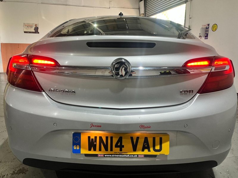 VAUXHALL INSIGNIA